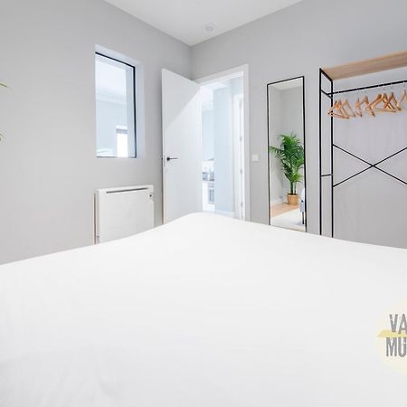 Modern Apt & Cool Interior Design A 20 Metros Del Retiro E1 Madrid Exterior foto